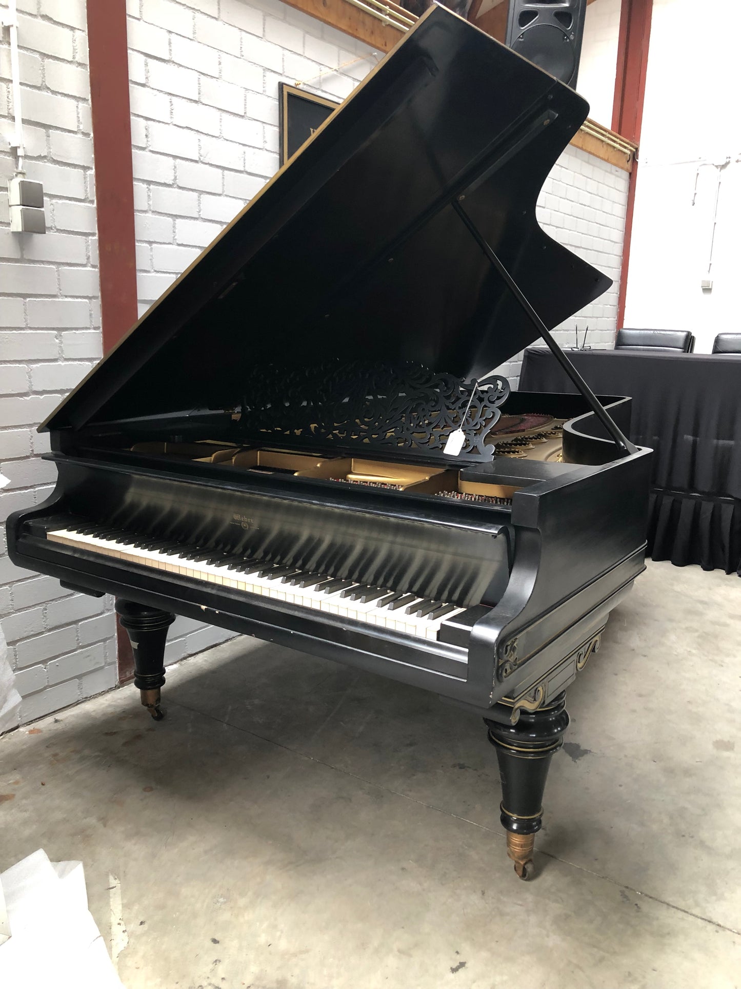 Weber Concert Grand met QRS Wi-Fi-systeem